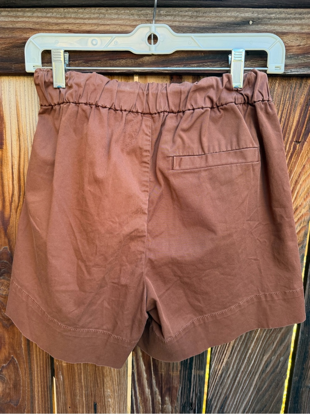 Everlane Women's Elastic Waist Brown Shorts - Picture 3 of 3